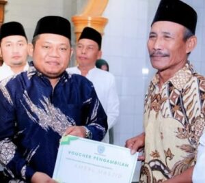 Safari Ramadan, Wabup Labuhanbatu Beri Bantuan ke Masjid Jamik Istiqomah Desa Sei Tampang