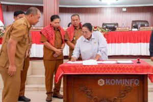 Bupati dan Wabup Karo Hadiri Rapat Paripurna DPRD Penyampaian Laporan Reses