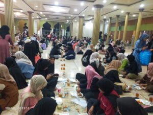 Tebar Kebaikan di Bulan Ramadan, Unimed Setiap Hari Buka Puasa Bersama di Masjid Kampus