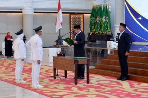 Gubsu Bobby Nasution Lantik Saipullah dan Atika Azmi Jadi Bupati dan Wabup Madina