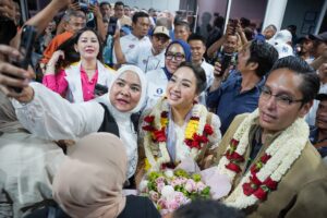 Tiba di Medan, Walikota Rico Waas Disambut Ratusan Masyarakat