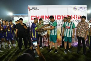 Serahkan Piala Juara Liga 4, Gubsu Bobby Nasution Harapkan Sepakbola Sumut Makin Berkembang