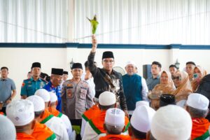 Rico Waas Tepungtawari Calhaj KBIHU Al-Mukhlisin