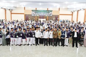 Wagubsu Dampingi Wamenag Lepas Keberangkatan Jemaah Calhaj Kloter I Asal Padangsidimpuan