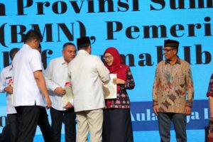 UINSU Terima Sertifikat Tanah dari Menteri ATR-BPN