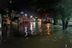 Hujan Sebentar Medan Banjir Parah, Rico Waas Tinjau Jalan Eka Rasmi dan Eka Warni