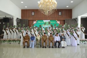 Taufik Zainal Abidin Siregar Wisuda 48 Santri Lembaga Tahfidz Al-Quran Pemkab Asahan