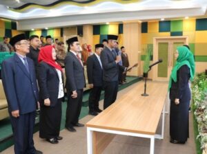 Torehkan Sejumlah Prestasi, Dr Nursapia Harahap Dilantik Jadi Dekan FKM UINSU