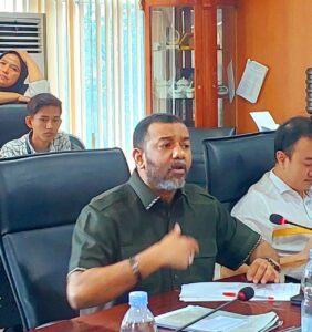Rommy Van Boy Minta Pemko Medan Tegas Tertibkan Tiang Kabel Semrawut
