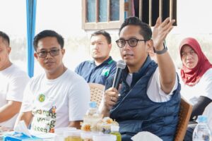 Rico Waas Gotong Royong dan Serap Aspirasi Warga Belawan