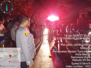 Kapolsek Medan Tuntungan Iptu Syawal Sitepu Gercep Turun Ke Lokasi Kebakaran yang Hanguskan Lima Bangunan