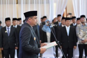 Lantik Enam Pejabat Eselon II, Gubsu Bobby Nasution Kembali Tekankan Soal Loyalitas