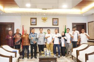 Rico Waas Sambut Perayaan Anniversary ke-13 Mercedes Benz W202 yang Libatkan UMKM dan Komunitas Pelukis