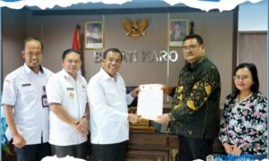Bupati Antonius Ginting Terima Penyaluran Beasiswa dari PT Ultrajaya Untuk Siswa Berprestasi di Kabupaten Karo