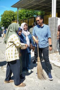 Rico Waas Pimpin Gotong Royong Sekaligus Serap Aspirasi Warga Medan Denai