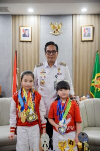 Rico Waas Bangga atas Prestasi Internasional Geraldine dan Hayley