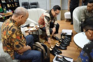 Rico Waas Akan Adakan Sayembara Desain Sepatu Lokal Kota Medan