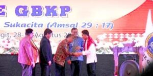 Bupati Karo Antonius Ginting Dampingi Wapres Buka Mupel VII Mamre GBKP 