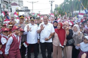 Bagikan Bendera Merah Putih, Bupati Asahan: Jangan Kalah dari Bendera Fiksi
