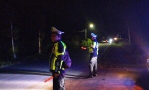 Antisipasi Balap Liar, Polsek Kualuh Hulu Blue Light Patrol di Jalan Utama Aekkanopan