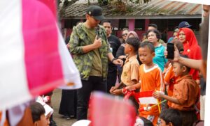 Rico Waas Tebar Keceriaan di SDN 067263 Medan Marelan
