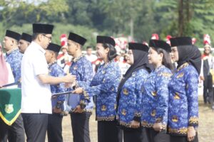 Rico Waas Serahkan 1018 SK PPPK Pemko Medan TA 2024