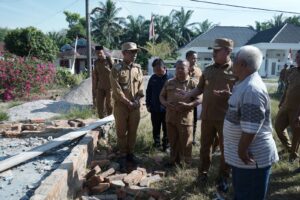 Wabup Asahan Salurkan Bantuan Kemensos Untuk Keluarga Terdampak Angin Kencang