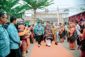 Kahiyang Ayu Ajak Kader Posyandu Padanglawas Sosialisasikan Pentingnya Deteksi Dini Kanker Leher Rahim