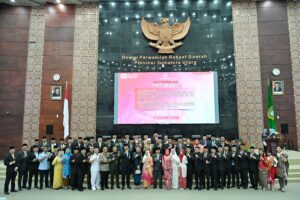 Gubsu Bobby Nasution dan Wagubsu Surya Dengarkan Pidato Kenegaraan Presiden HUT ke-80 RI