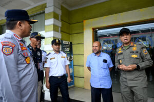 Satpol PP dan Dishub Tertibkan Angkutan Travel di Jalan SM Raja dan Jamin Ginting