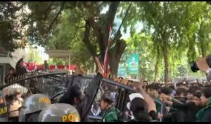 Aksi Aliansi Mahasiswa USU Bergerak Menyampaikan Selusin Tuntutan Rakyat, Berakhir Rusuh