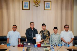 Paripurna DPRD Medan, Rico Waas Ikuti Pemandangan Umum Fraksi-fraksi Atas Ranperda PAPBD Secara Daring