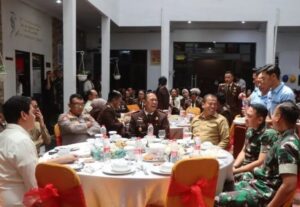 HUT ke-80 Kejaksaan, Bupati Karo dan Forkopimda Berikan Kejutan Kepada Kajari 