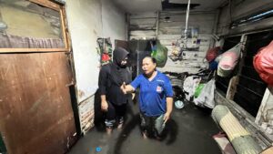 Lailatul Badri Temui Warga Gang Tahir yang Rumahnya Kebanjiran