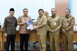 Sekdaprovsu Serahkan Rancangan KUA dan PPAS Perubahan APBD 2025 ke Banggar DPRD Sumut