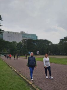 Jalan Kaki Vs Lari, Manakah yang Lebih Cepat Menurunkan Berat Badan?