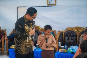 Layaknya Seorang Ayah, Rico Waas Beri Motivasi Kepada Siswa Untuk Menggapai Cita-Cita dan Menjauhi Narkoba