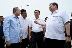 Bobby Nasution Dampingi Airlangga dan Luhut Tinjau Taman Sains Teknologi Herbal dan Hortikultura di Humbahas