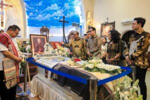 Sampaikan Ucapan Belasungkawa, Walikota Medan Rico Waas Hadiri Misa Requiem, Wafatnya Uskup Emeritus Mgr Alfred Gonti Pius Datubara