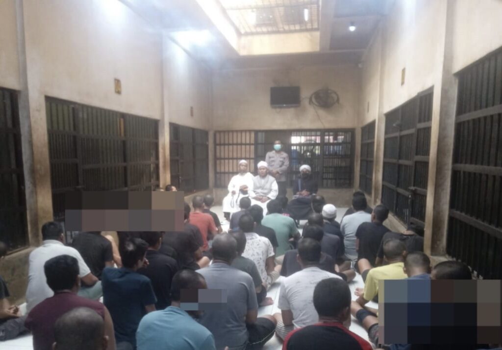 Sentuh Hati Tahanan, Polres Labuhanbatu Gelar Binrohtal di Penjara