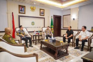Rico Waas Sambut Kunjungan Kapolrestabes Medan, Bersinergi Atasi Permasalahan Kota