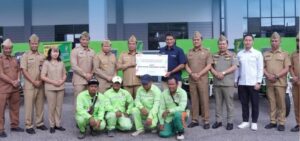 Dukung Kebersihan Lingkungan, Bupati Karo Terima Bantuan CSR PT Inalum, 4 Unit Kendaraan Roda Tiga
