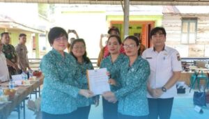 Ketua TP PKK Karo Tinjau Desa Jandi dan Kutabangun, Dorong Implementasi 10 Program Pokok PKK