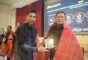 IECES FE Unimed 2025: Prof. Dr. Syawal Gultom : Pendidikan Berperan Penting dalam Wujudkan Ekonomi Berkelanjutan