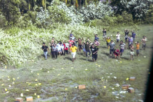 Gubsu Bobby Salurkan Bantuan Melalui Heli, Pastikan Distribusi Logistik ke Wilayah Terisolasi di Tapanuli Lancar