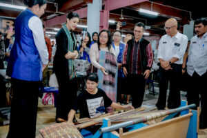 Angkat Wastra Ulos Modern ke Pasar Nasional, Dekranasda Sumut Latih 60 Perancang Muda