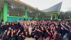 Dampingi Irwasda Poldasu, Kapolres Labuhanbatu Akrab Bersama Santri Pesantren Modern Daarul Muhsinin