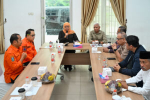 Bantu Logistik Korban Bencana di Sumut Khofifah Sampaikan Dukacita Mendalam dari Masyarakat Jatim
