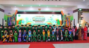 Rektor UINSU Medan Lantik 1.736 Lulusan Pada Wisuda Ke- 87