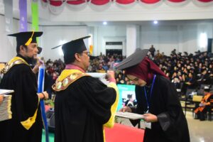 Unimed Wisuda 2.255 Lulusan, Rektor :  Perguruan Tinggi Memiliki Tugas Untuk Menyiapkan Generasi Emas 2045